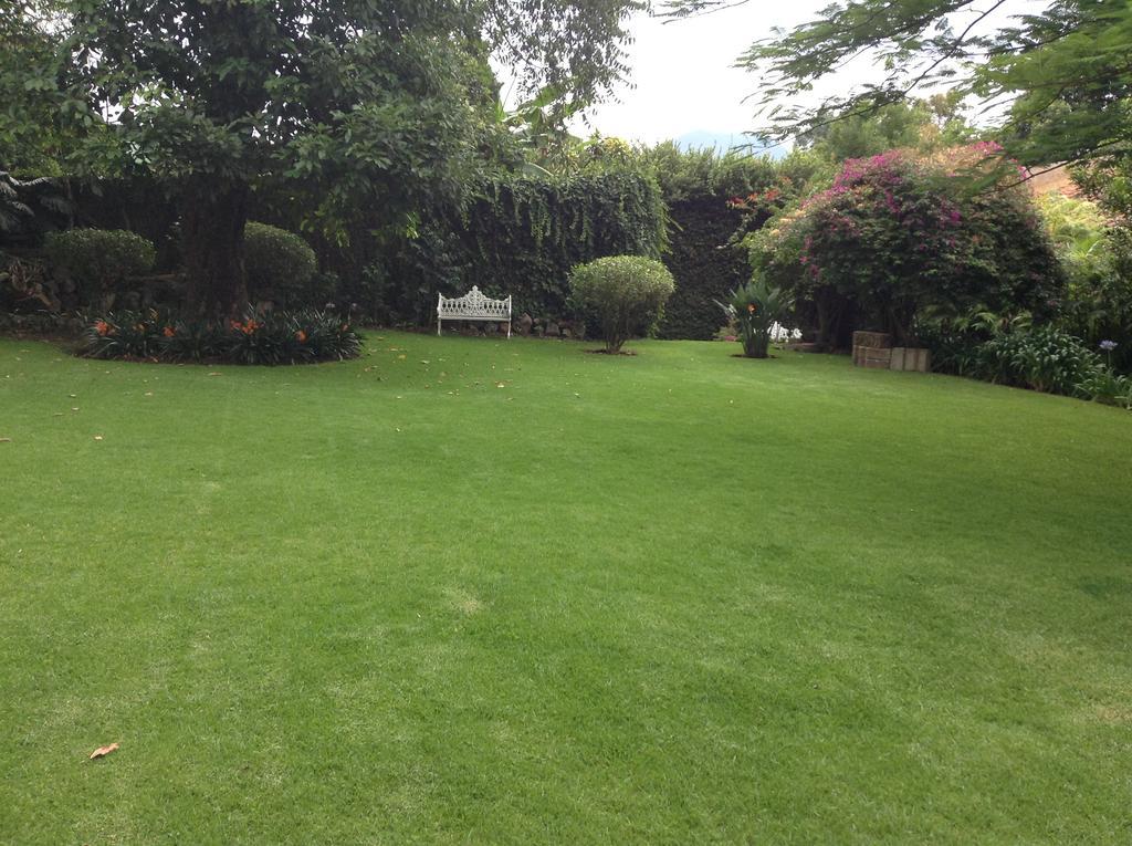 Отель Hacienda San Pedro Uruapan  Экстерьер фото